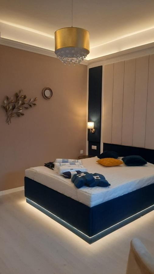 Glamour Apartman Gyula Extérieur photo