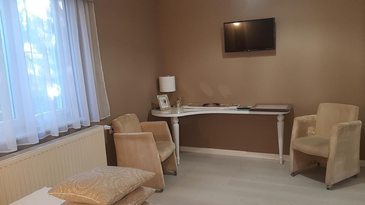 Glamour Apartman Gyula Extérieur photo