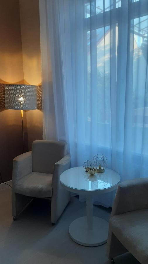 Glamour Apartman Gyula Extérieur photo