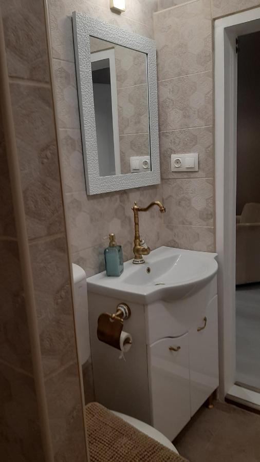Glamour Apartman Gyula Extérieur photo