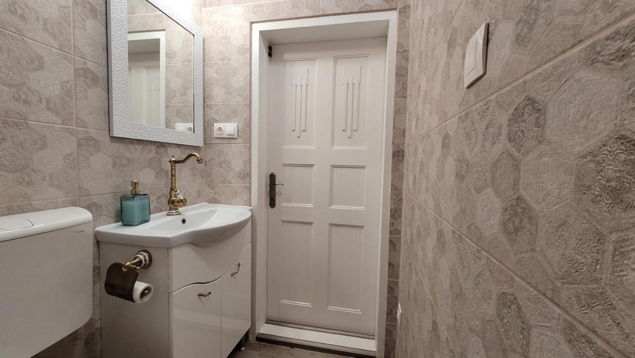 Glamour Apartman Gyula Extérieur photo