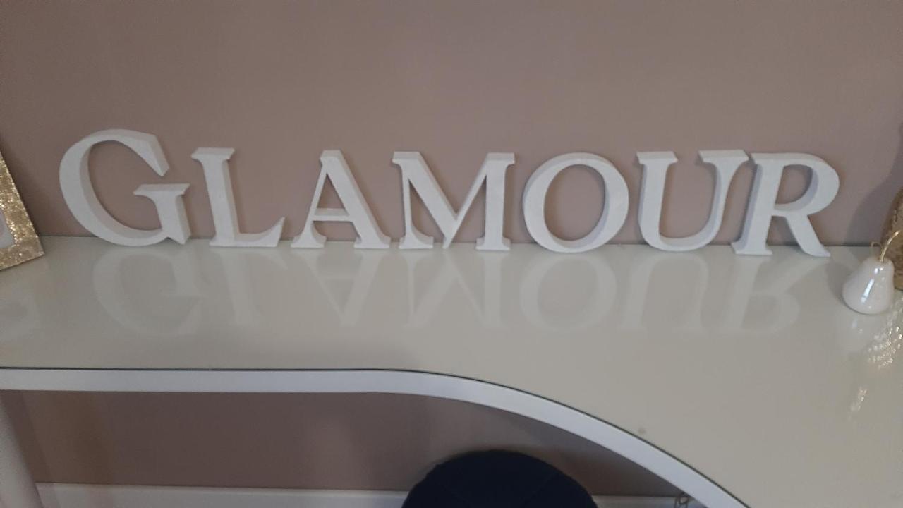 Glamour Apartman Gyula Extérieur photo