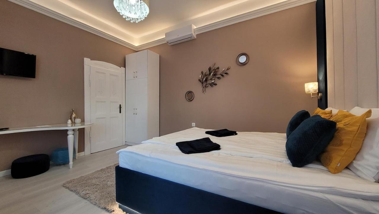 Glamour Apartman Gyula Extérieur photo