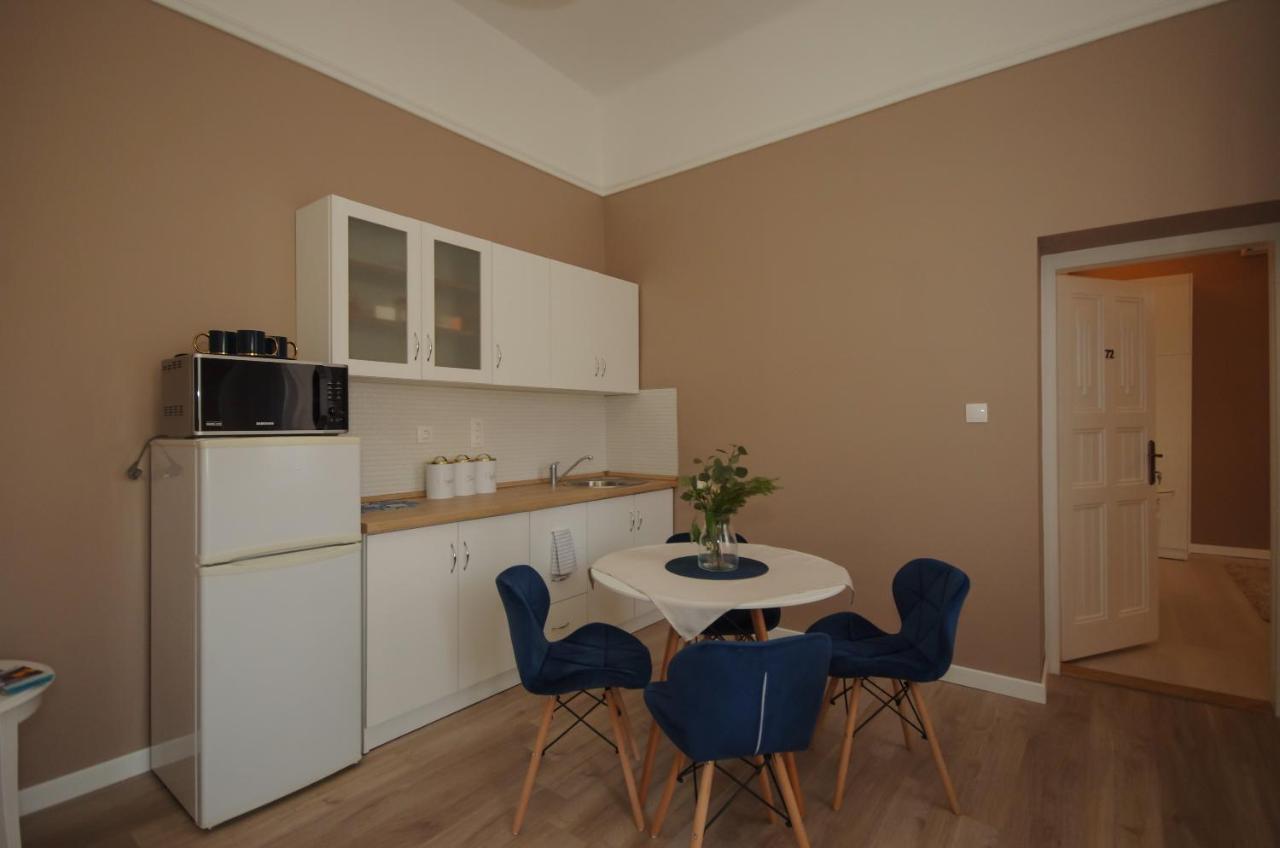 Glamour Apartman Gyula Extérieur photo