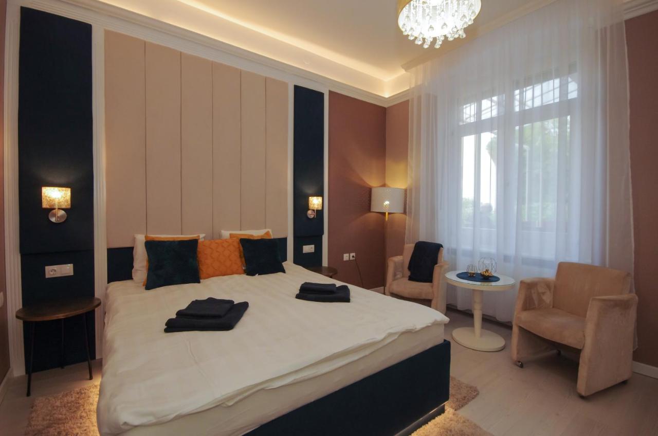 Glamour Apartman Gyula Extérieur photo
