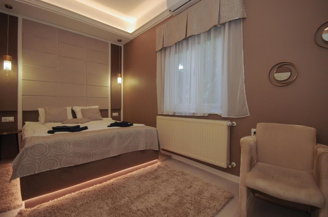 Glamour Apartman Gyula Extérieur photo