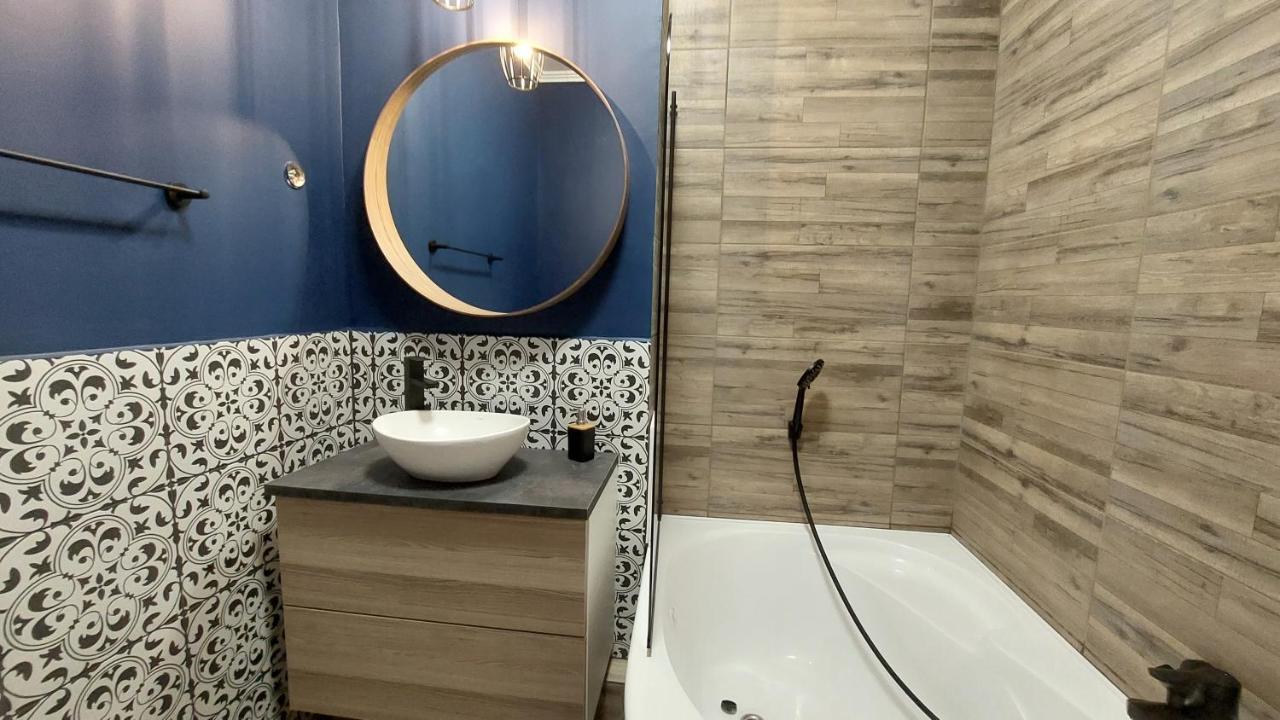 Glamour Apartman Gyula Extérieur photo