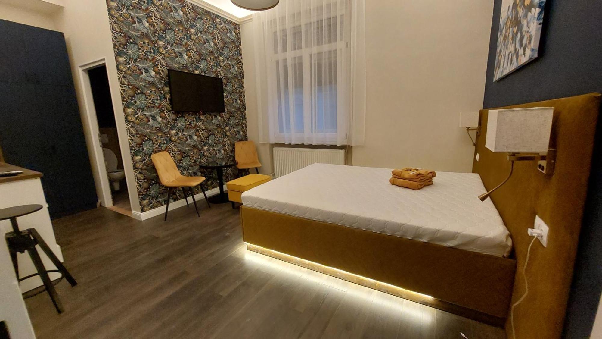 Glamour Apartman Gyula Extérieur photo